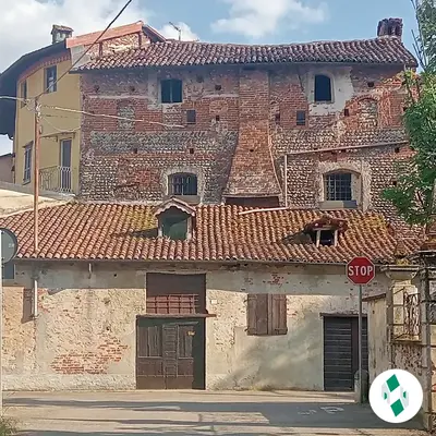Nel ricetto, porzione di fabbricato a Sizzano