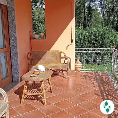 Villa indipendente in posizione tranquilla a Serravalle Sesia