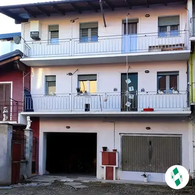 Nel centro storico, trilocale completamente ristrutturato a Gattinara